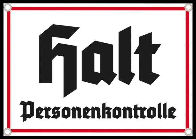 Emailleschild "Halt Personenkontrolle"