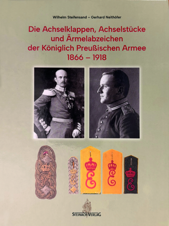 Die Achselklappen, Achselstücke und Ärmel-